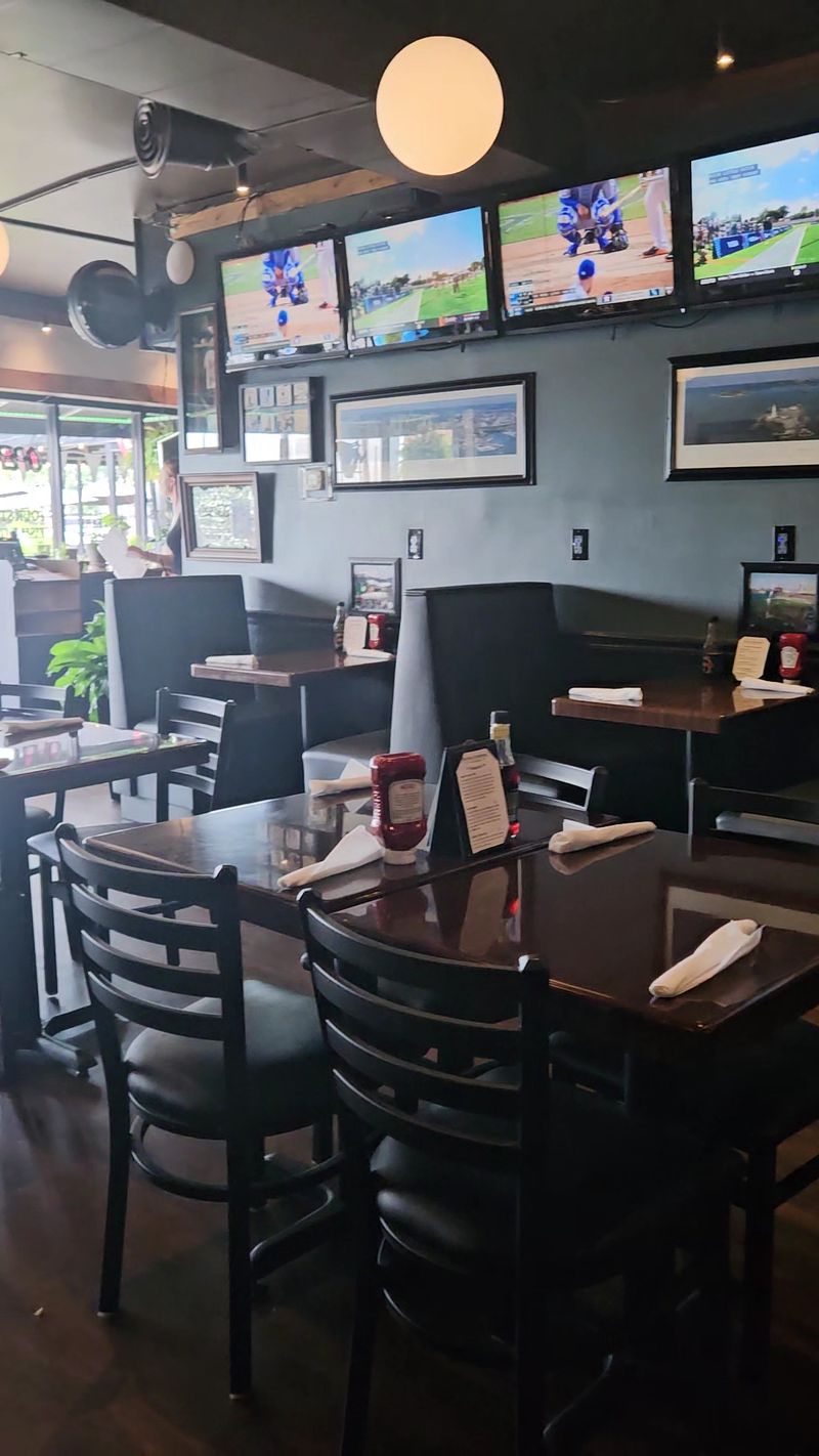 Service Rhythm And Seating Comfort