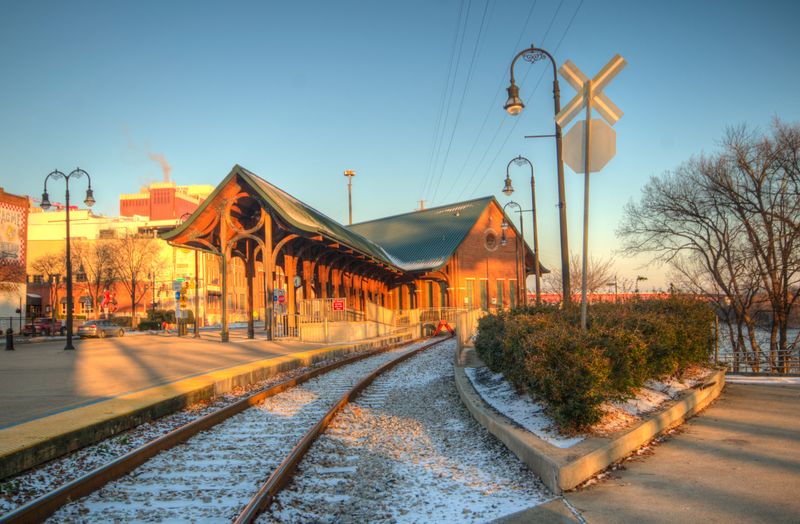 Glide Through Eastside: Between Riverfront And Donelson