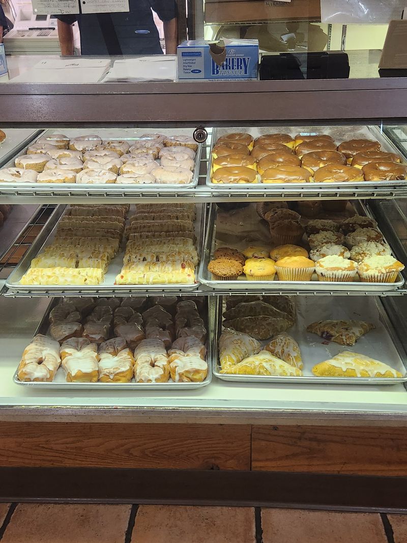 Early Morning Lines For Fresh Baked Goods