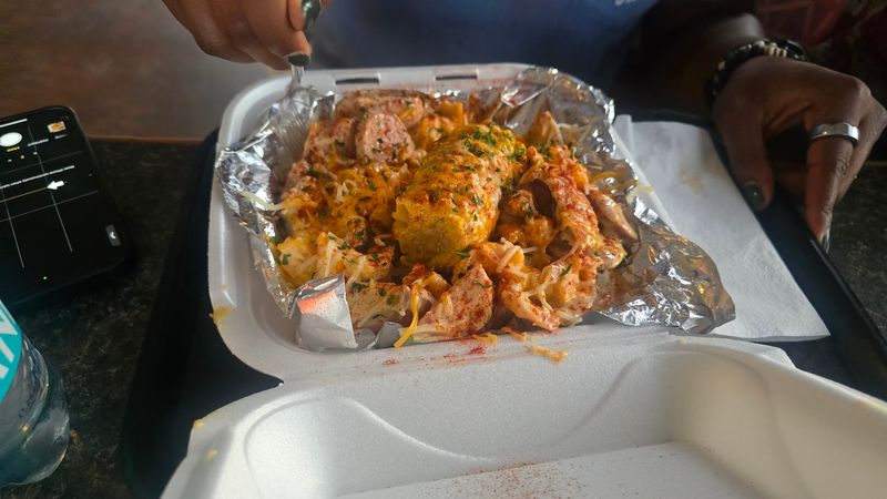 Symon'e Seafood Station