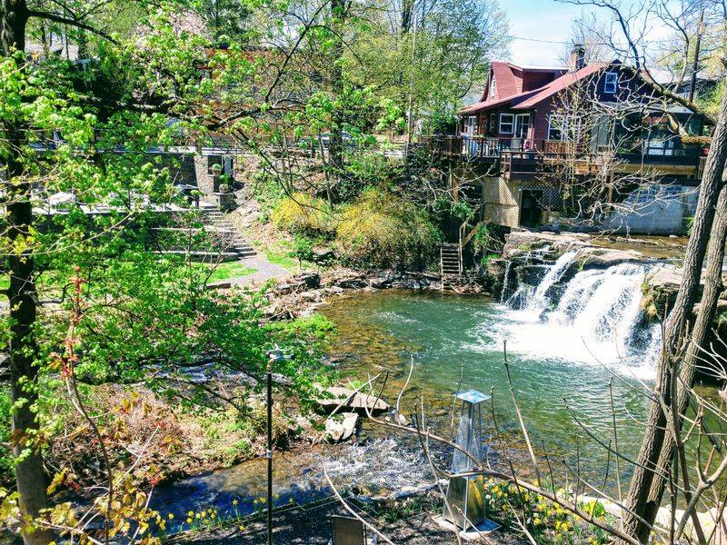 The Gentle Rattle Of Flea Market Tables