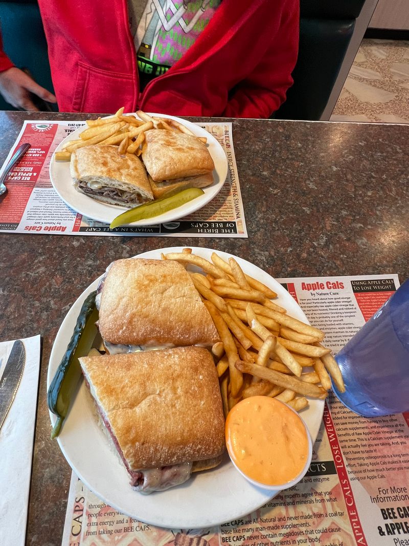 Lunch Options That Keep The Value Conversation Going