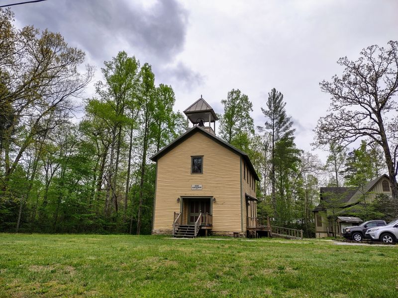 A Day’s End That Listens Before It Speaks