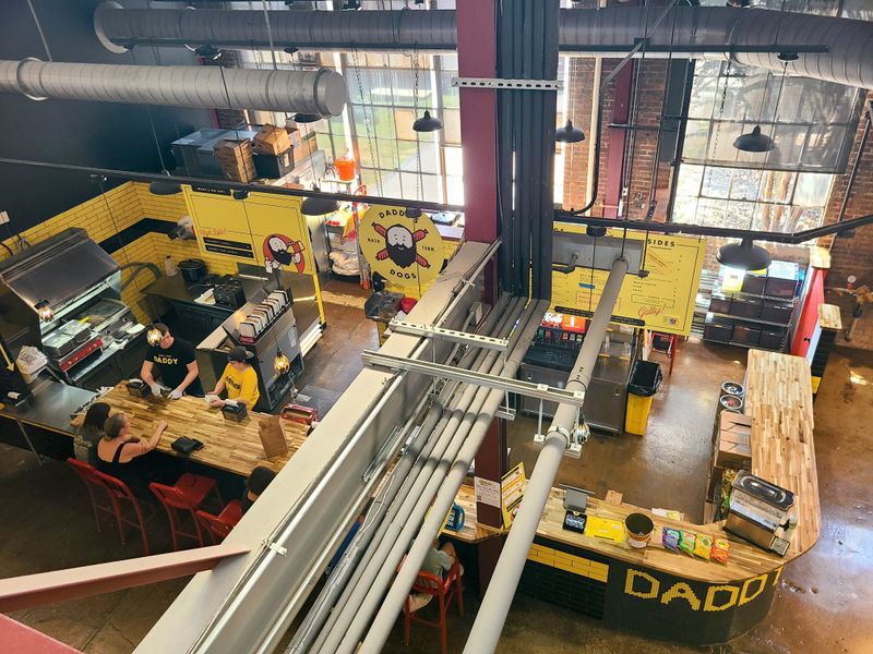 Daddy’s Dogs – Franklin (The Factory) – 230 Franklin Rd, Franklin, TN 37064