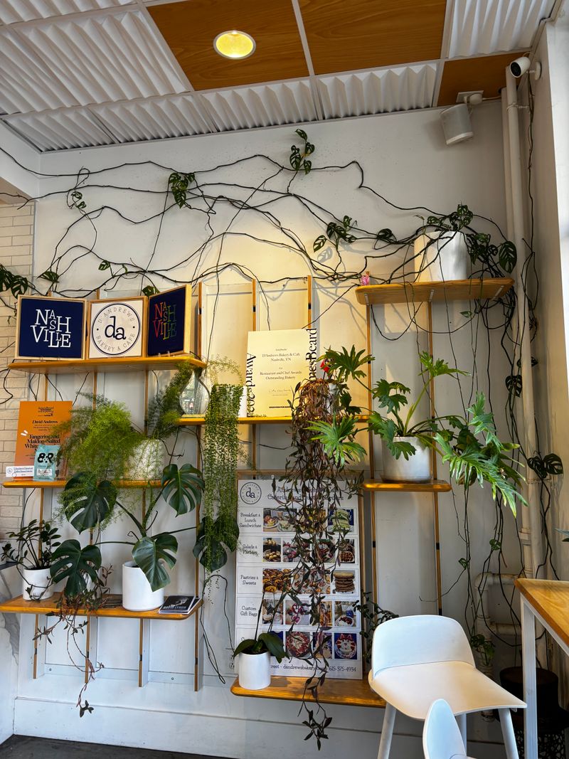 What The Reviews Keep Emphasizing