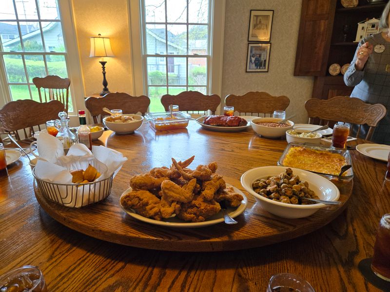 How The Boarding House Lunch Works