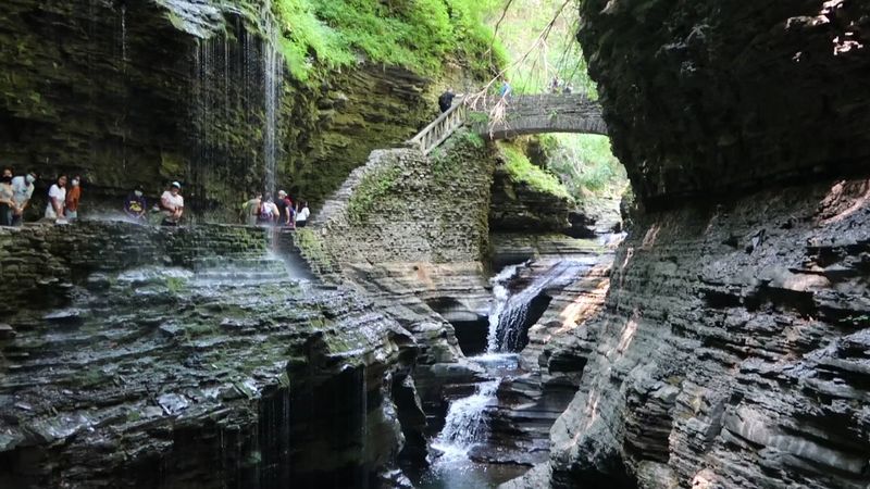 Reading The Rock And Bridges