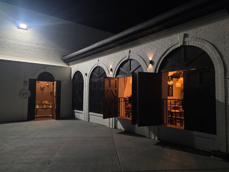 U&I Restaurant and Bar