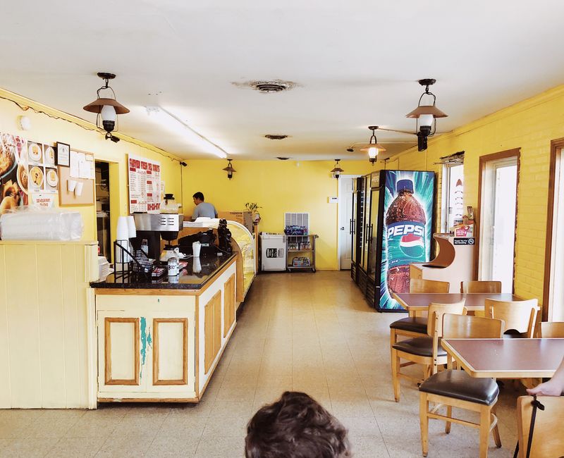 Fairview Fresh Deli Donuts – 2203 Fairview Blvd, Fairview, TN 37062