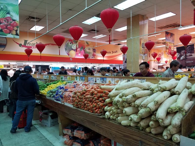 J Mart Grocery Adventure