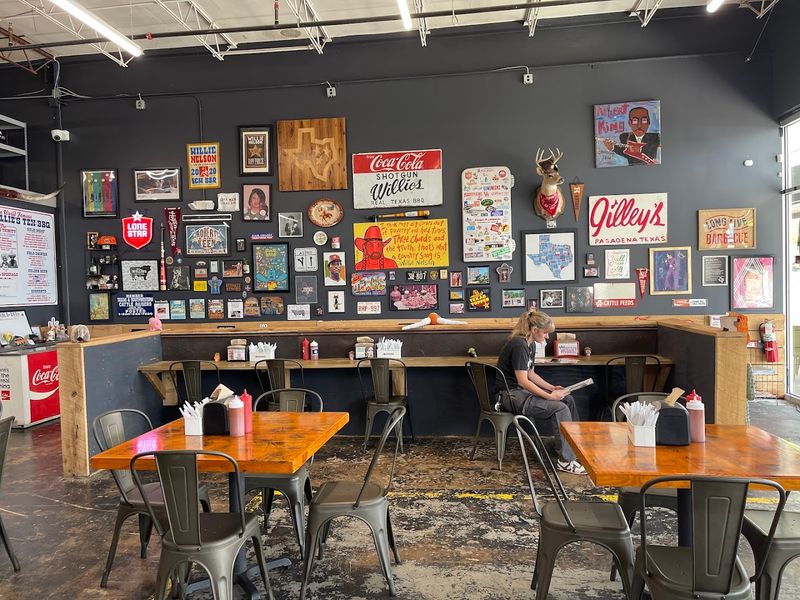 Shotgun Willie's BBQ