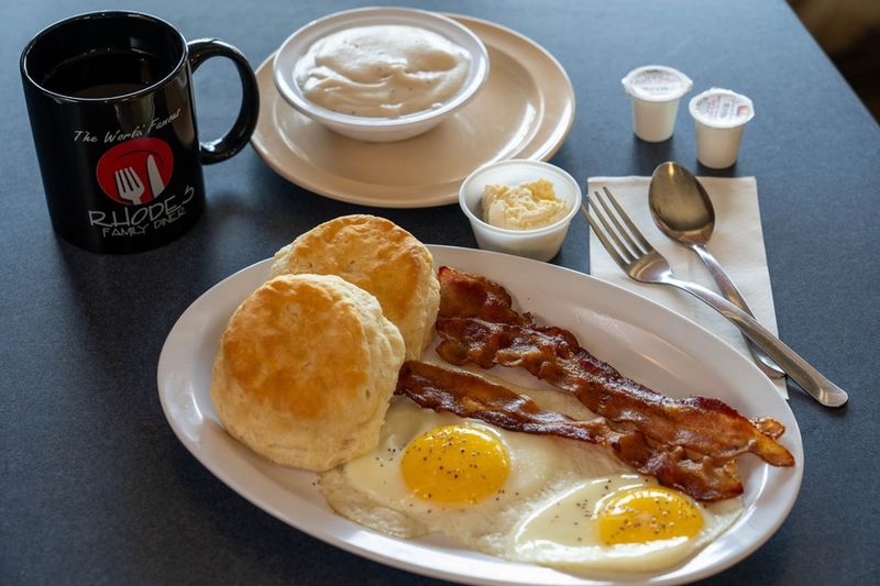 Rhodes Family Diner, 201 S Main St, Medina, TN 38355