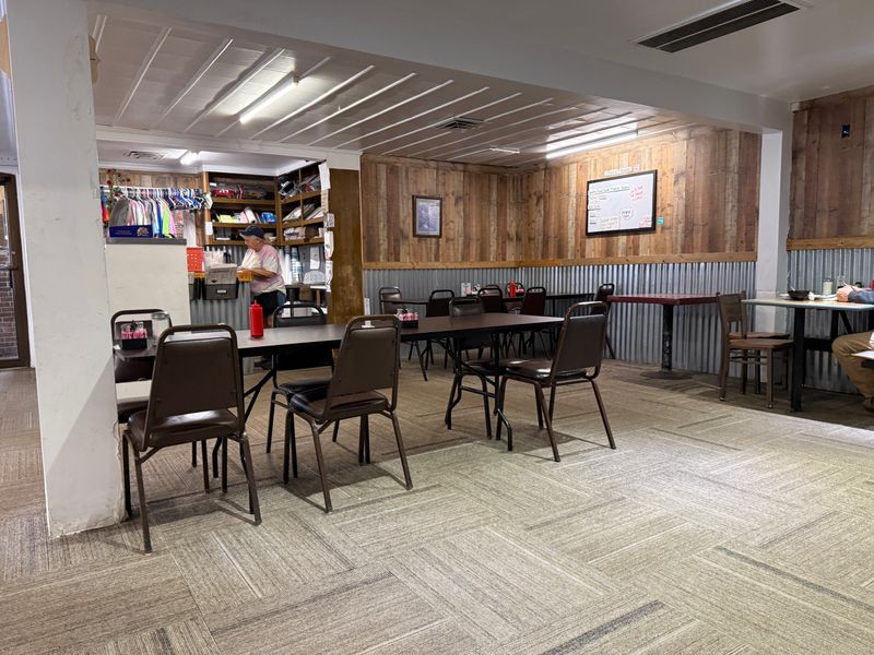 The Rose Garden Restaurant – 14622 Old Baxter Rd, Silver Point, TN 38582