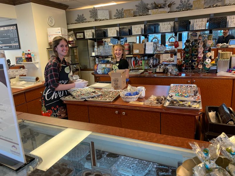 Chocolate Classes That Turn Visitors Into Makers