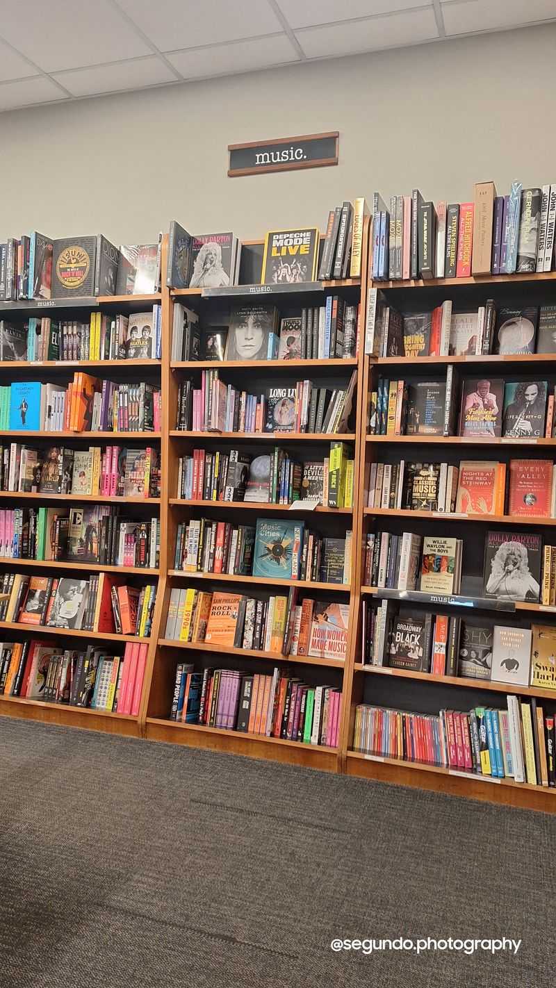 novel. – 387 Perkins Extd, Memphis, TN 38117