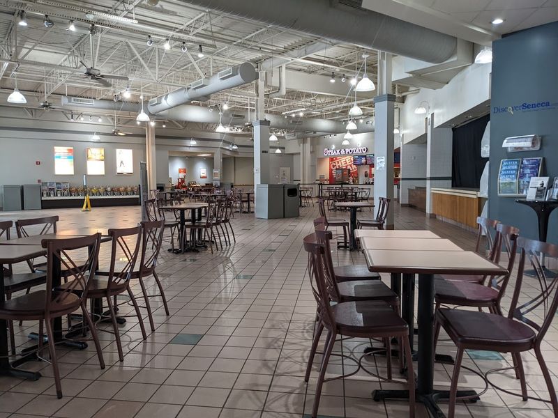 Waterloo Premium Outlets