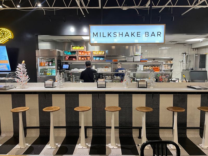 Ordering Etiquette At The Counter