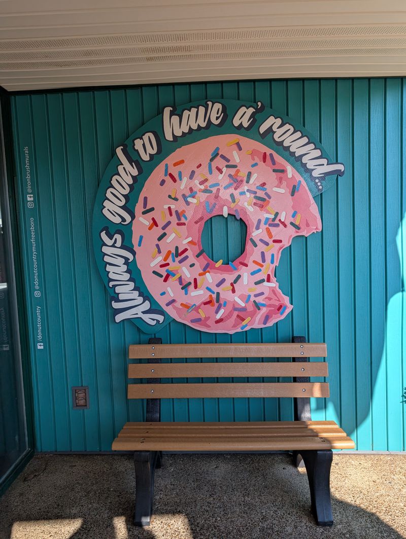 Donut Country – 1311 Memorial Blvd, Murfreesboro, TN 37129