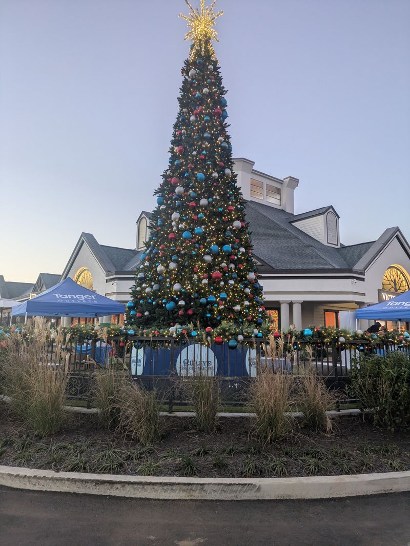 Weather, Mountain Light, And Seasonal Decor