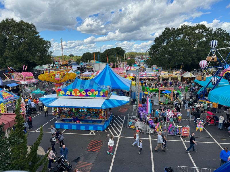 Vintage Furniture And Retro Décor Draw Collectors