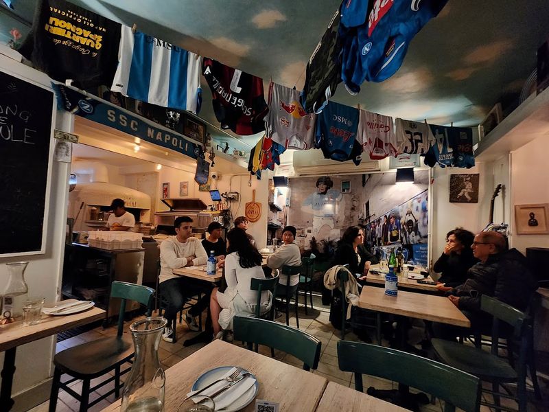 Song' E Napule (Greenwich Village, Manhattan)