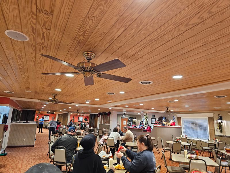 The Casual Atmosphere Makes It Family-Friendly