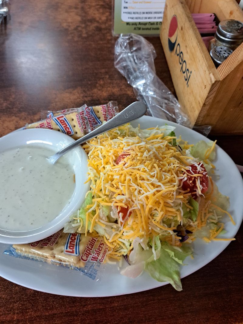 Salads, Plates, And Alternatives Beyond The Bun