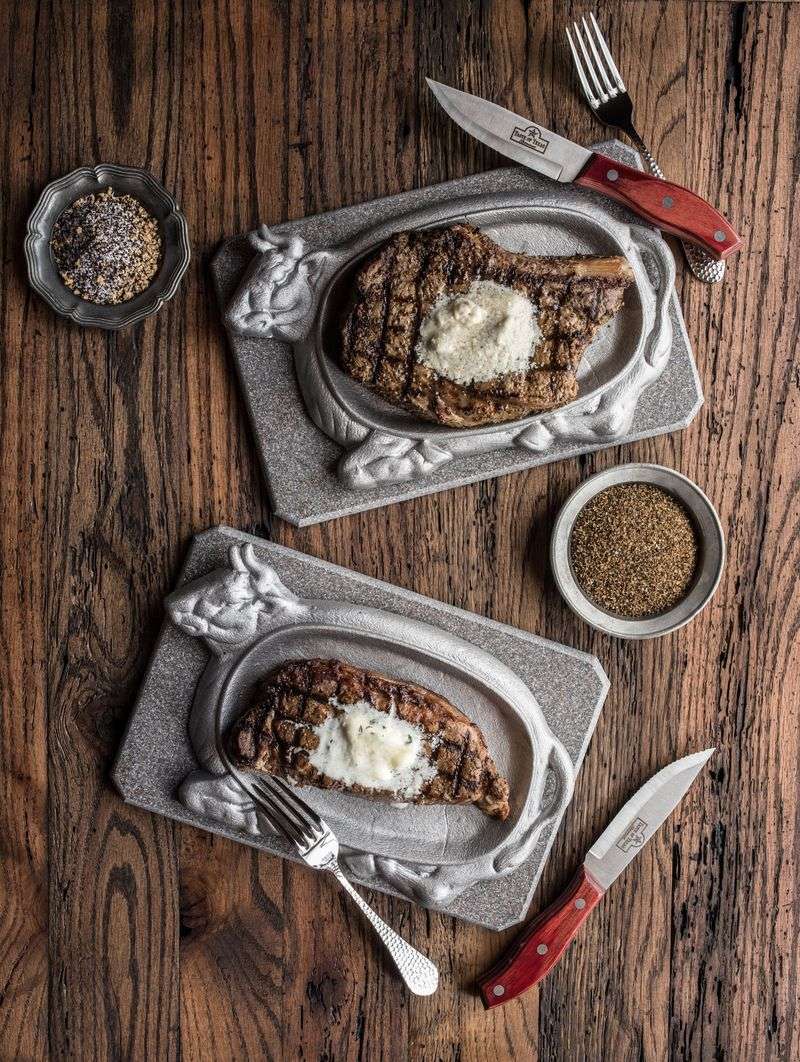 Why Visitors Plan Their Road Trips Around Taste Of Texas' Prime Rib