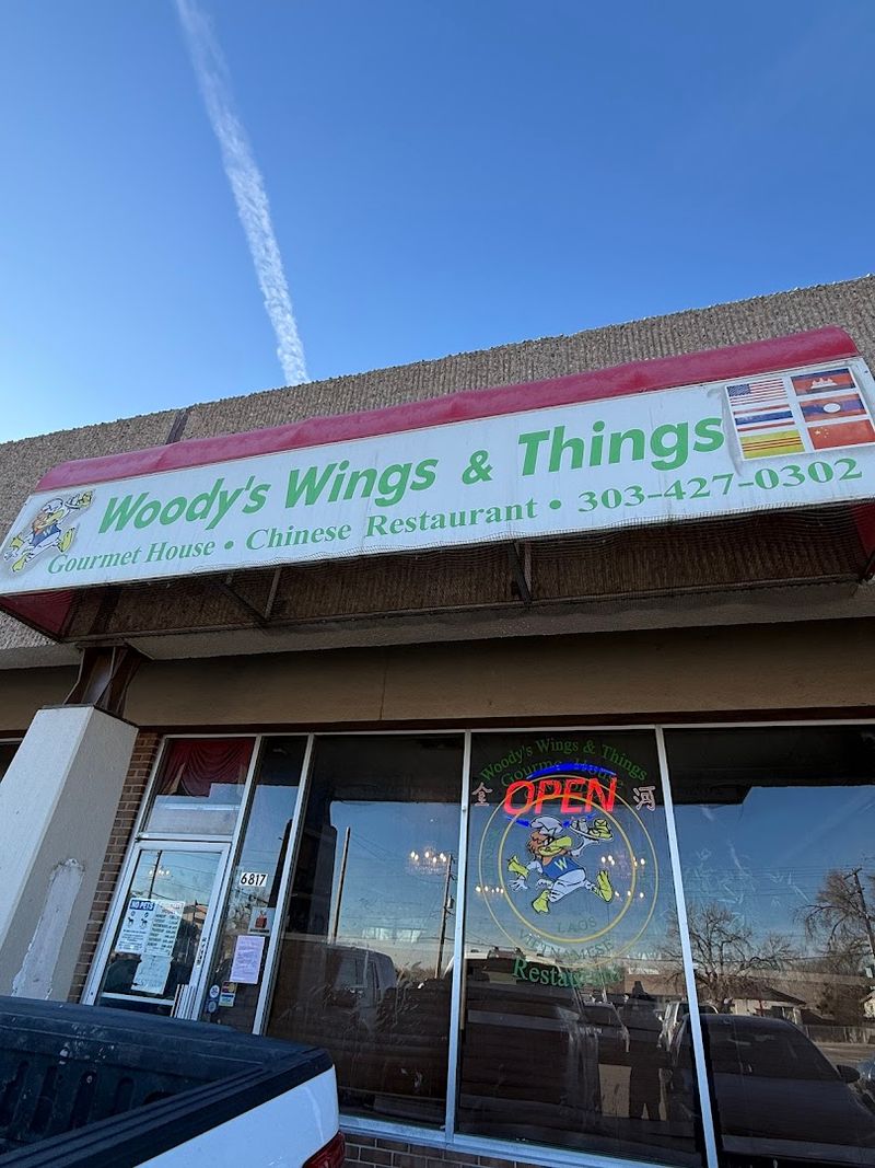 Woody's Wings N Things