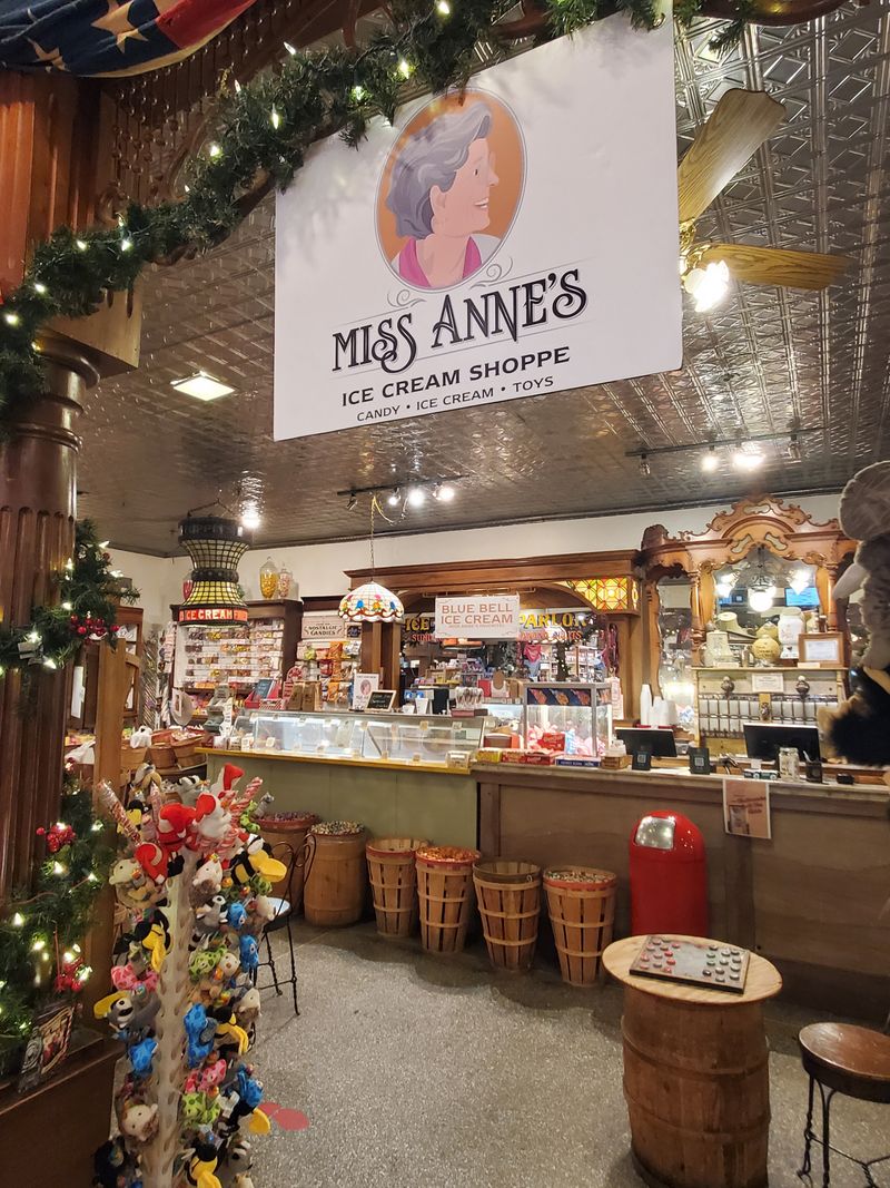 Brooks Shaw’s Old Country Store Buffet – Jackson