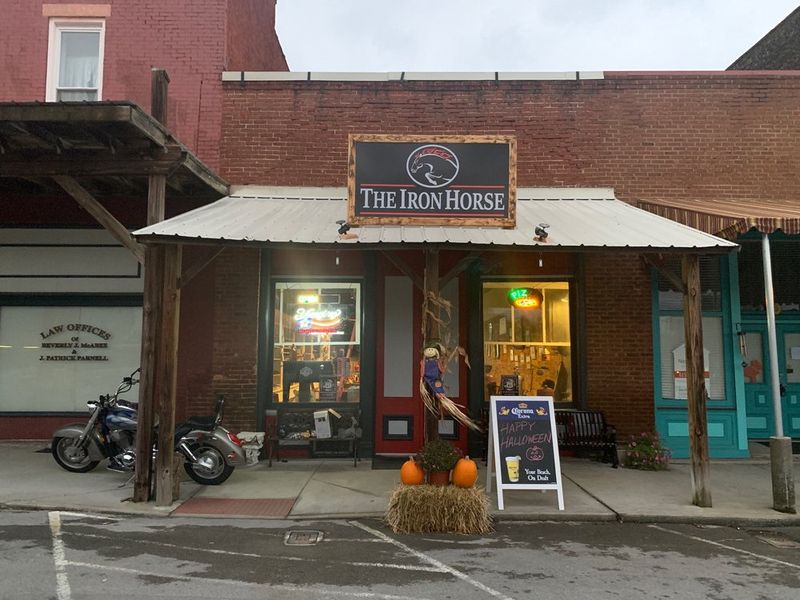 The Iron Horse – 23 Main St E, Wartrace, TN 37183