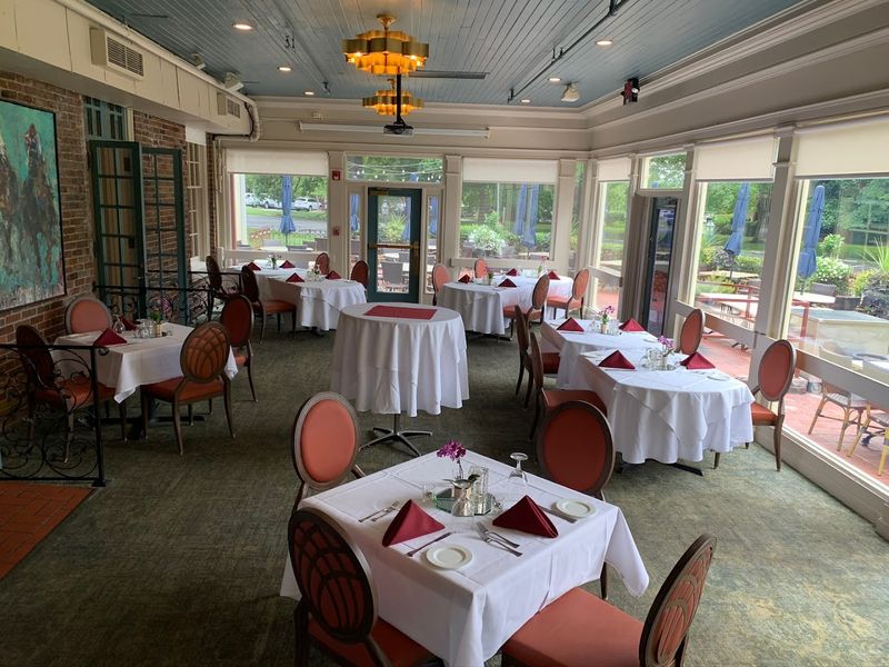 Mere Bulles Restaurant & Events