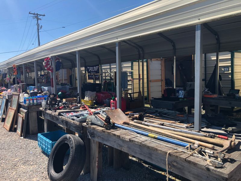 Trader's Flea Market – 3378 US-64, Crump, TN 38327