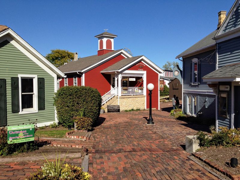 Perfect Film-Worthy Photo Ops Around Every Corner