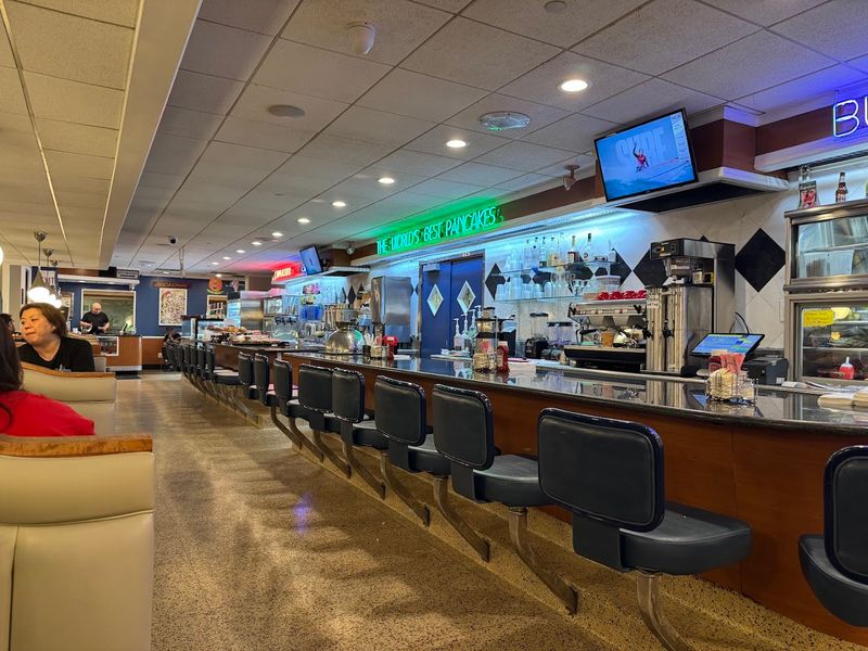 Why Broadway Diner Feels Like A Step Back In Time