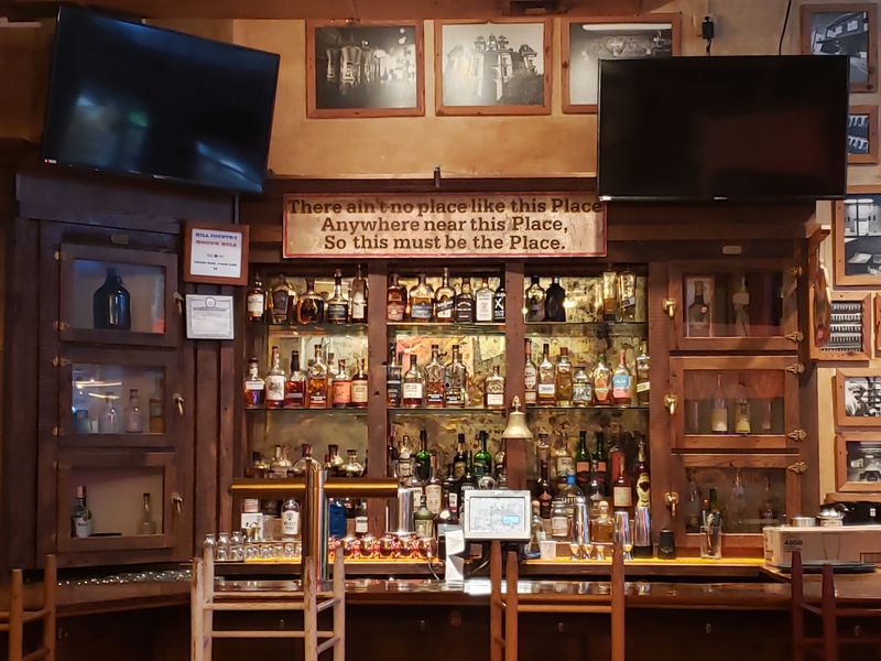 Why This Room Makes Food Taste Warmer