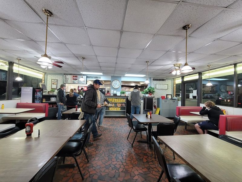 Live Music Nights That Turn Dinner Into An Event