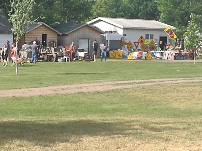 Beautiful Lake Country Setting Makes Browsing Even More Enjoyable