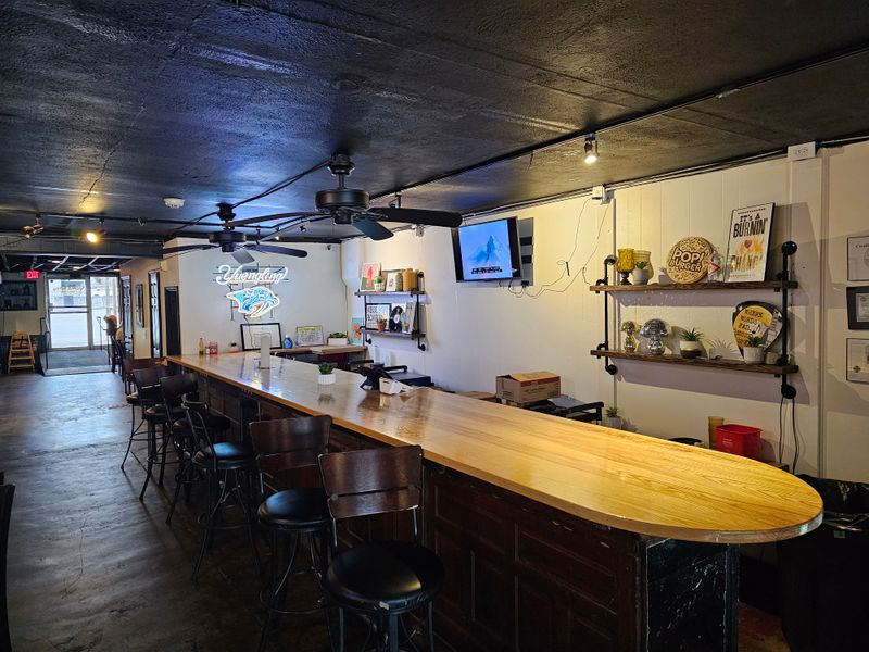 Eighth & Main Burger Co. – 822 S Main St, Columbia, TN 38401