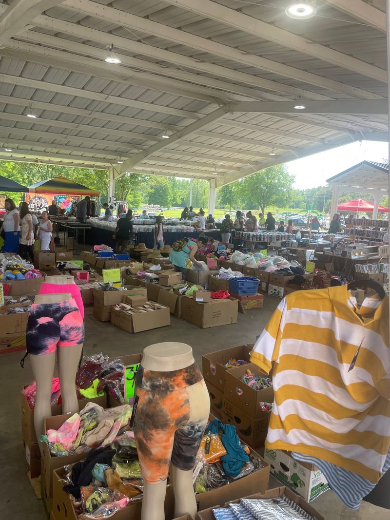 Jackson's Hub City Flea Market – 800 S Highland Ave, Jackson, TN 38301