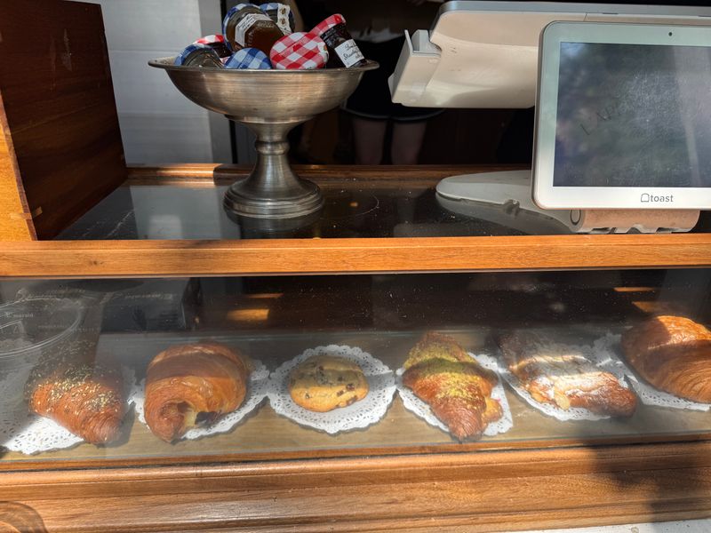 Everything Croissant, A New York Accent