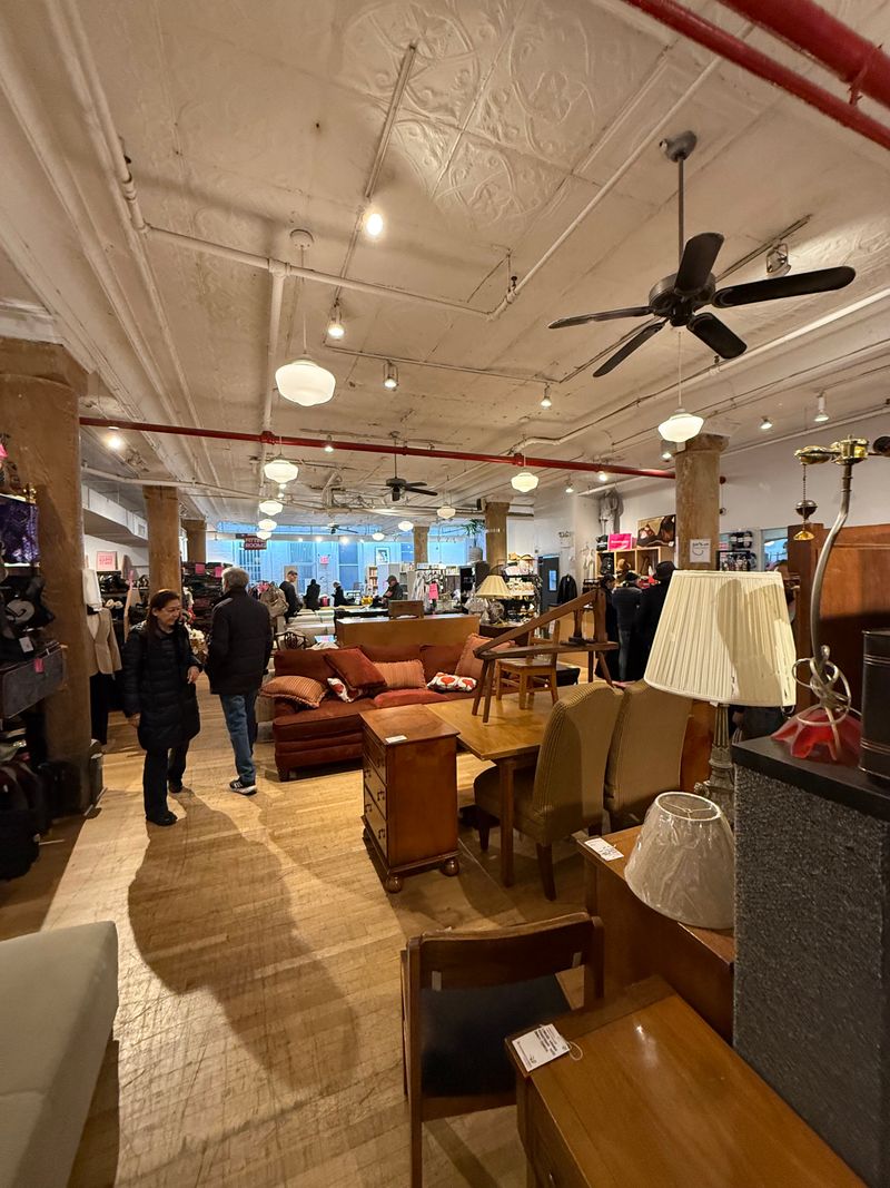 Housing Works Thrift Shop - Chelsea Flagship