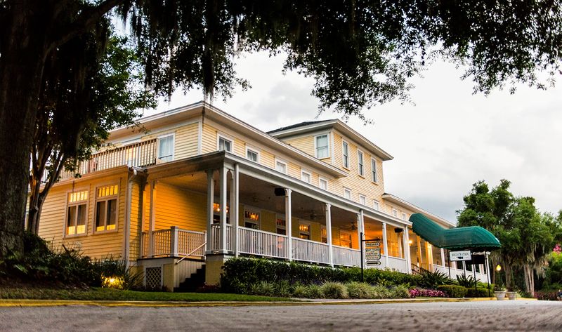 Historic Inns And Bed-And-Breakfasts Reflect The Town's Heritage