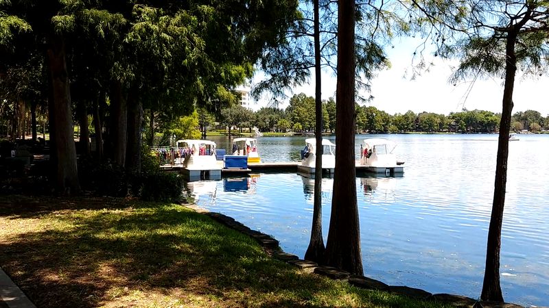 Lake Eola Park (Lake Eola)