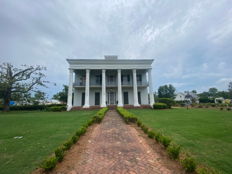 Architecture That Preserves Selma's Original Character