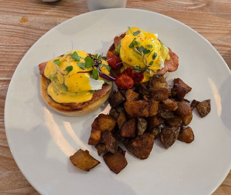 A Menu That Appeals To Early Birds And Late Lunchers Alike