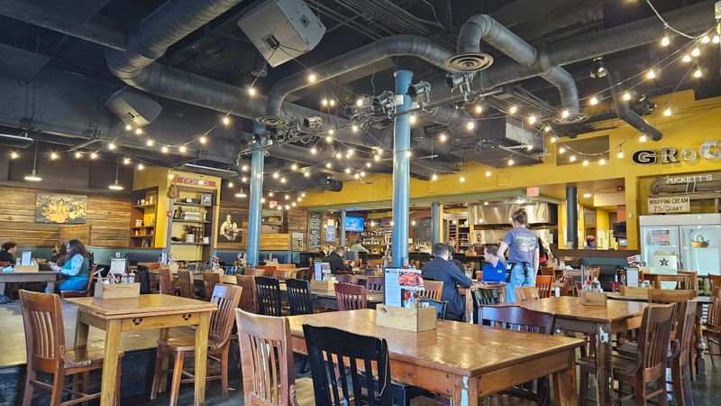 Puckett's Restaurant – 500 Church St, Nashville, TN 37219