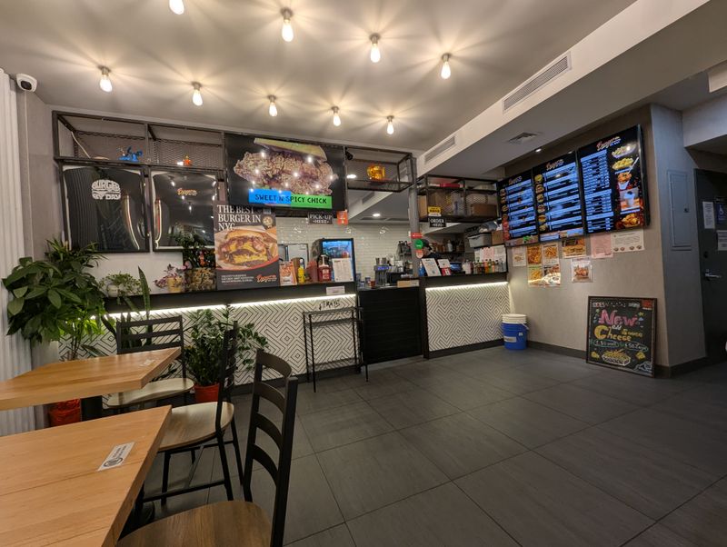 Burger By Day – Chinatown