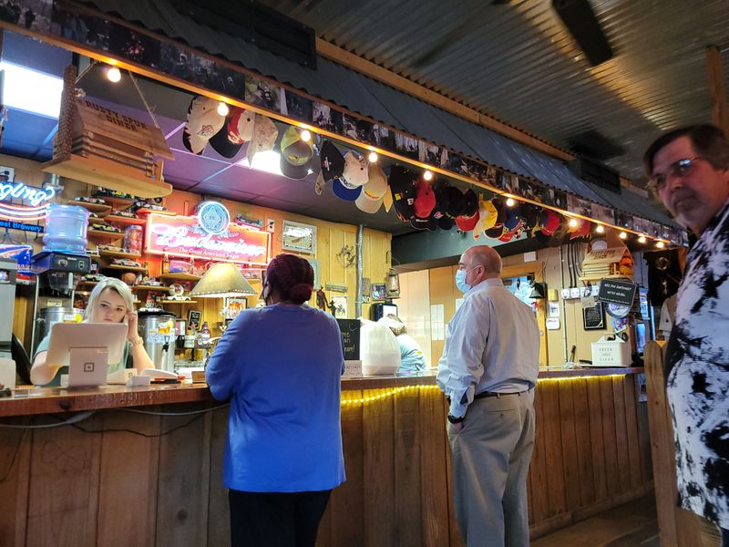 Dinner Crowd And Timing Tips