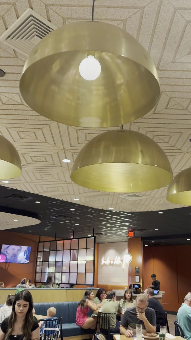 Dinner Atmosphere And Pace